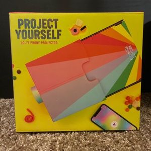 PROJECT YOURSELF LOFI PHONE PROJECTOR